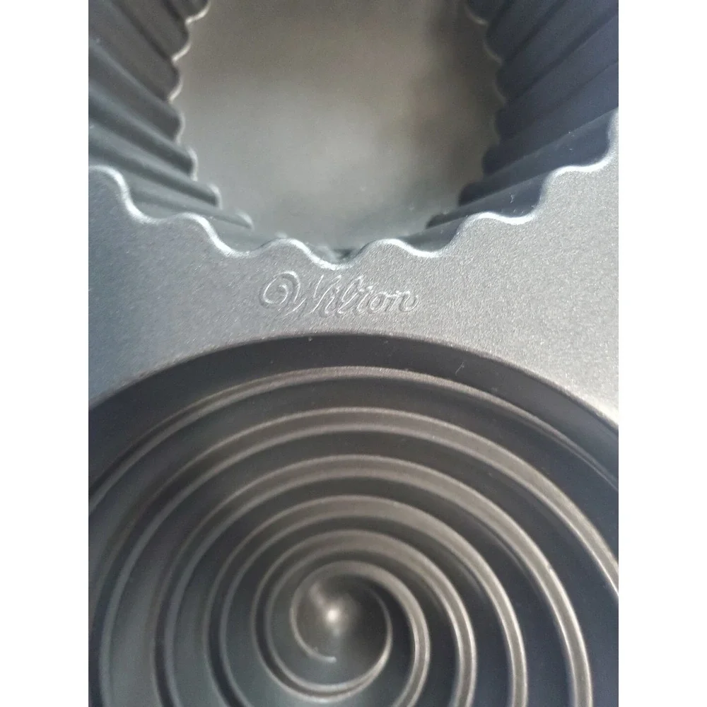 Wilton Giant Cupcake Pan‎ Large Two Tiered 3D Jumbo Smash Cake Mold Nonstick
